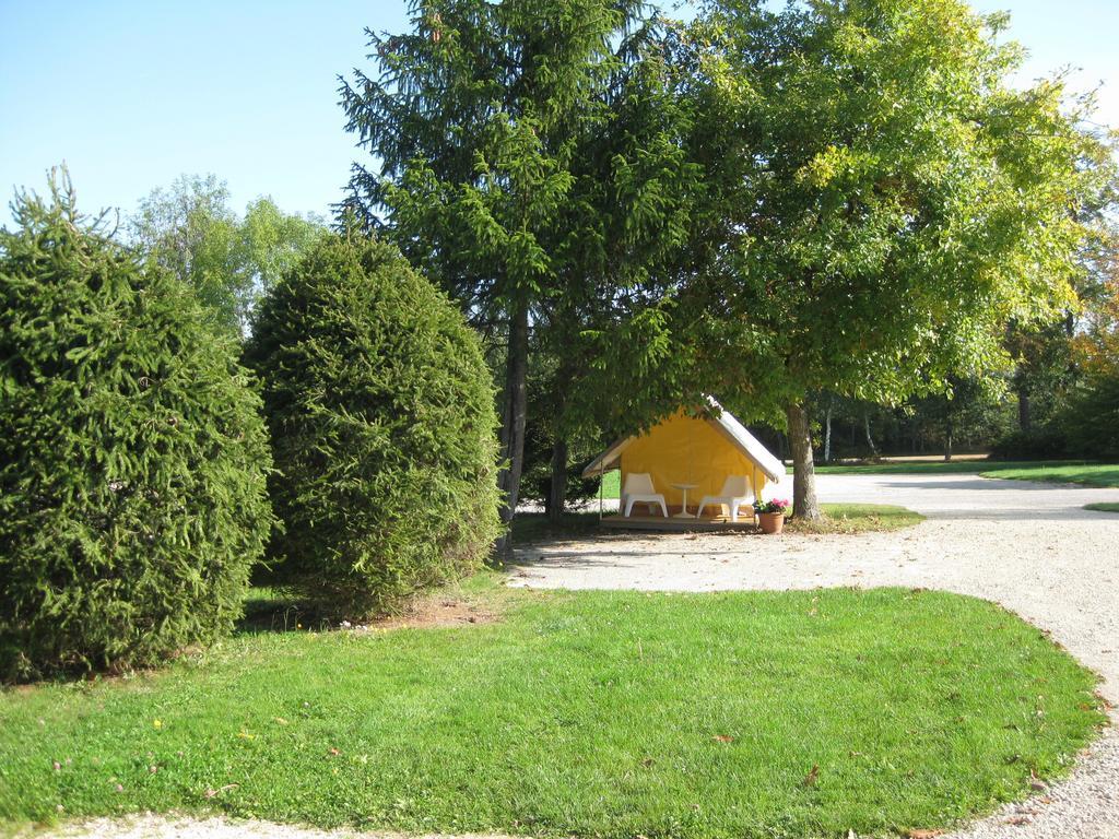 Camping Porte Des Vosges Бюльньєвіль Номер фото